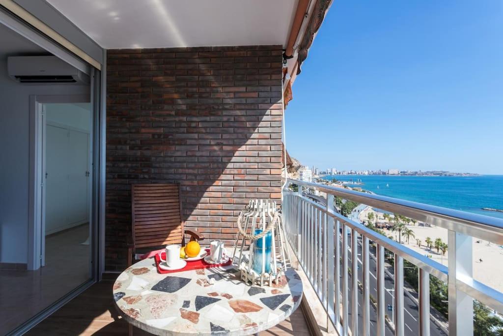 Apartamento Con Vistas Al Mar Primera Linea De Playa Del Postiguet Alicante Kültér fotó